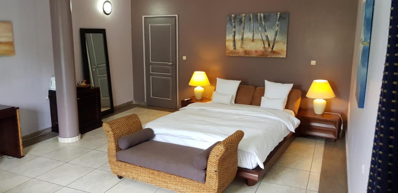 Residence Hoteliere Du Phare Либревиль Экстерьер фото