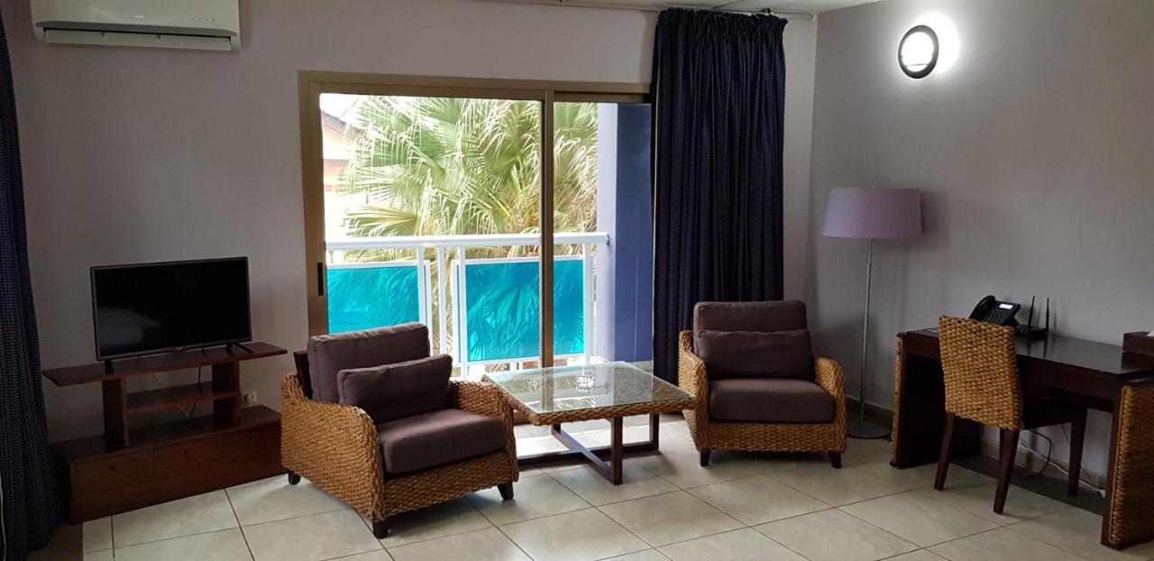 Residence Hoteliere Du Phare Либревиль Экстерьер фото