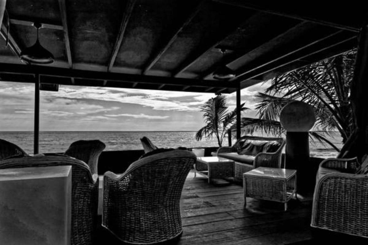 Residence Hoteliere Du Phare Либревиль Экстерьер фото