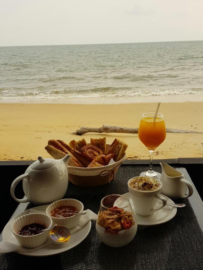 Residence Hoteliere Du Phare Либревиль Экстерьер фото